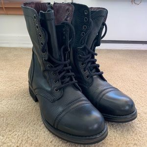 STEVE MADDEN Combat Boots